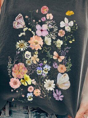 Butterfly Pressed Flowers Graphic Tank Top | Floral Nature Aesthetic Tank